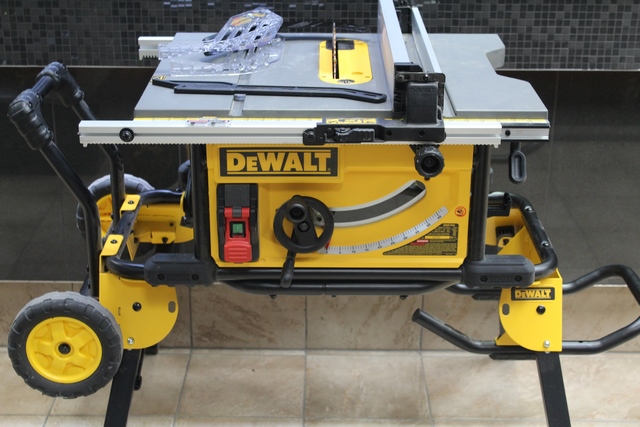 banc de scie avec support