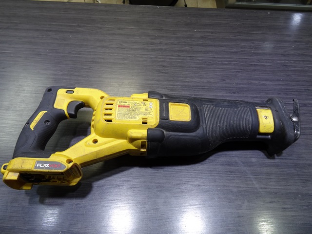 scie va et vient (sawzall)(SANS BATTERIE ET CHARGEUR) - Image 2