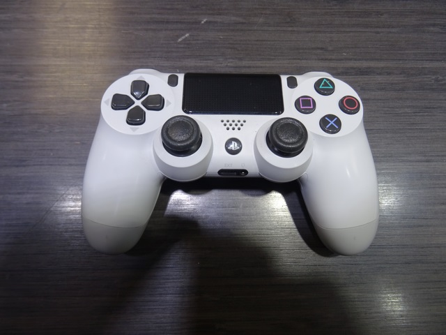 Console PS4 pro God of War 1 to + acc - Image 2