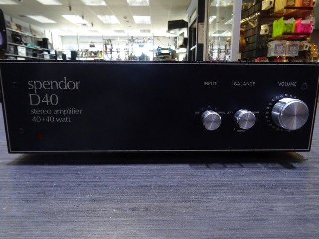 (40 Watts) Amplificateur Intégré