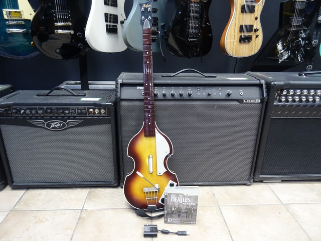 Basse + dongle + jeu The Beatles Rockband