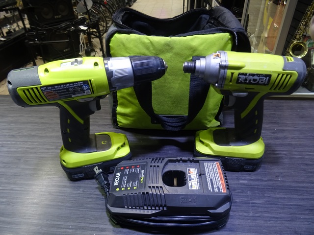 ENSEMBLE PERCEUSE ET IMPACT+CHARGEUR 2 BATTERIE 18V