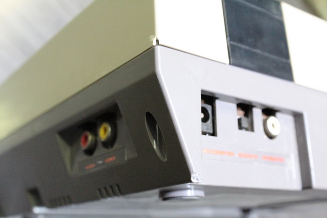 Console NES + 1 manette + acc  (console sans porte et defauts) - Image 3