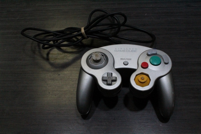 Console Game Cube + 1 manette (Manette joystick usées) - Image 4