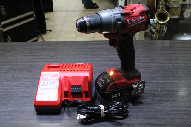 Perceuse + Chargeur + Batterie xc 5.0