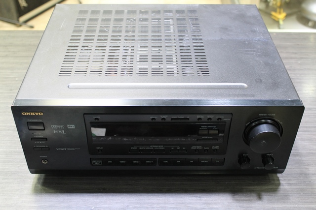 (70 Watts) Amplificateur 5.1 no tc (Bouton Bass ne clique pas)