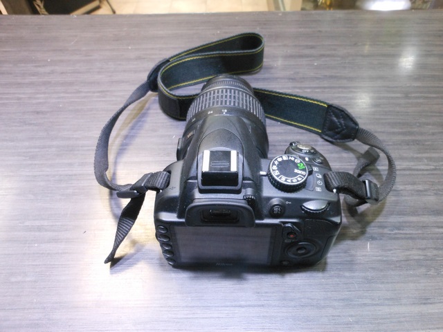 Camera reflex + 2 batterie+ chargeur - Image 2