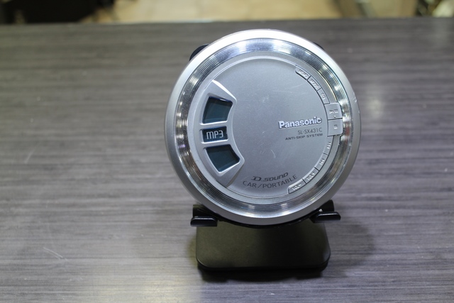 lecteur cd portatif + accessoire