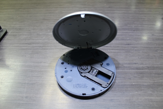 lecteur cd portatif + accessoire - Image 3