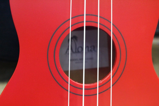 ukulele soprano (rouge) - Image 2