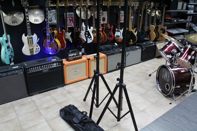 pair de pied haut parleur  - Image 2