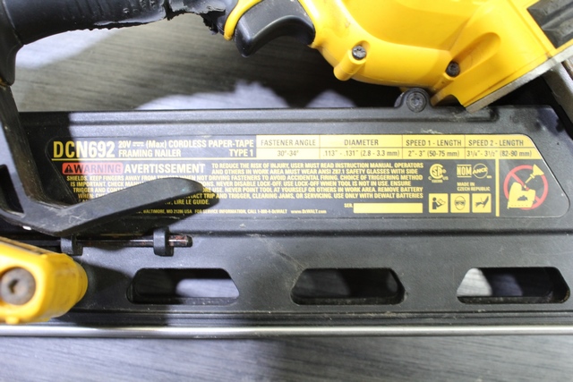 Fusil a clou Dewalt+ batt + chargeur + boite - Image 3