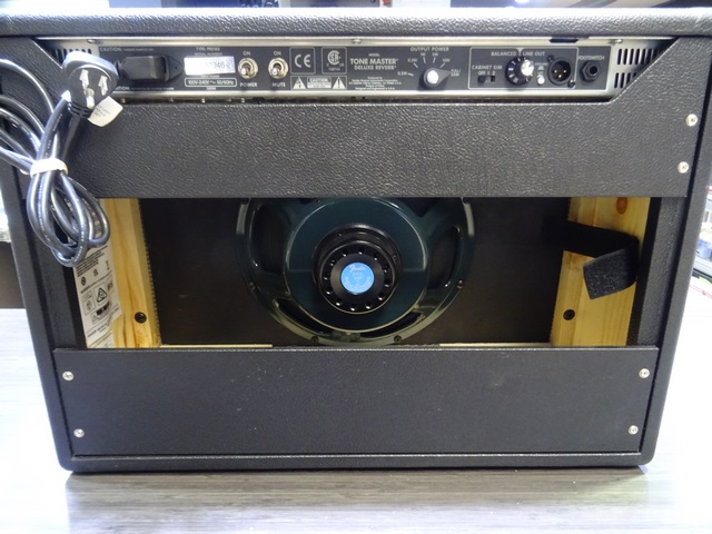 (100 Watts) Ampli de Guitare + Housse FENDER Tone Master Deluxe Reverb - Image 3