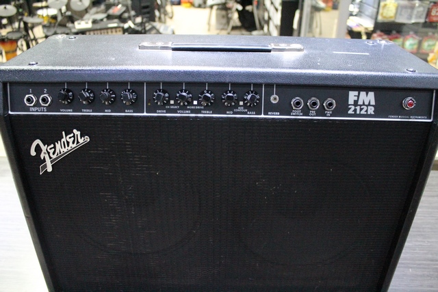 (100 Watts ) Amplificateur Guitare Fender FM212R - Image 2