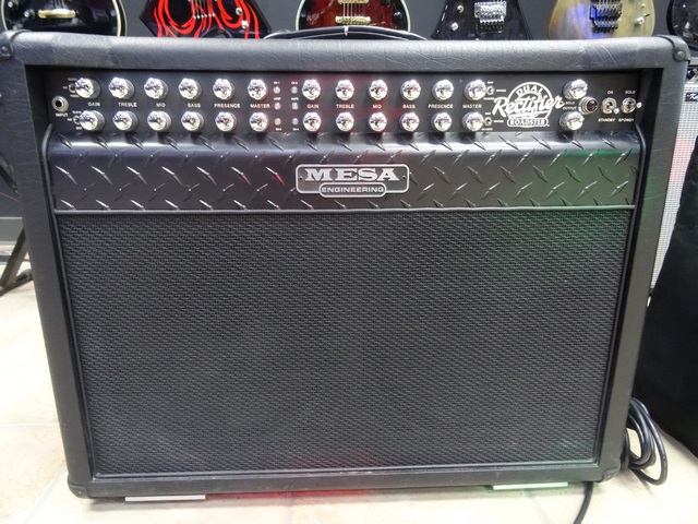 ( 120 Watts ) Ampli de Guitare à lampe + (foot switch) Mesa Boogie Dual Rectifier Roadster 2X12