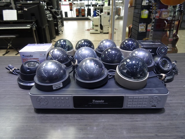 13 cameras + Serveur de surveillance z-moda h264-16ch. camera