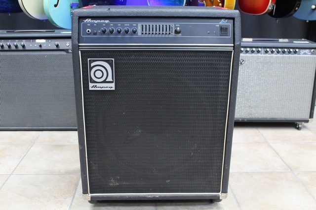 ( 150 Watts) Amplificateur de Bass Ampeg B3