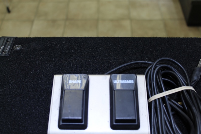 (300 Watts) Amplificateur de Bass + Footswitch Behringer BX3000T - Image 2