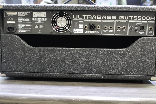 (550 Watts) Amplificateur de Bass Behringer BVT5500H - Image 3