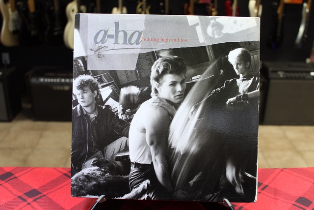 A-HA hunting high and low Warner Bros Records Vinyl
