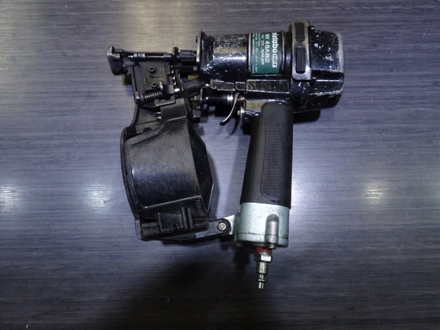 CLOUEUSE  DE TOITURE (gun) Metabo HPT NV 45AB2