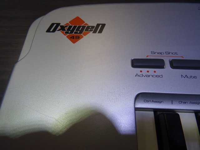 CONTROLEUR MIDI 49TOUCHES + Fil Usb M-AUDIO Oxygen 49 - Image 2