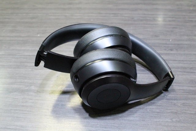 Casque D ecoute Bluetooth BEATS SOLO3 A1796 - Image 3
