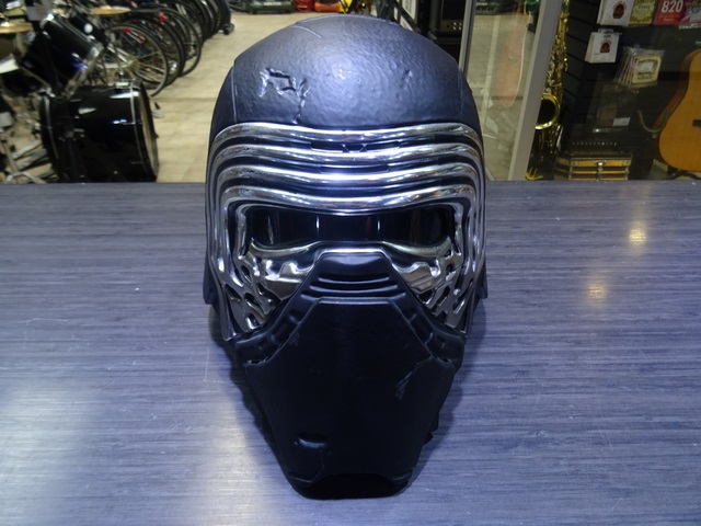 Casque Kylo Ren Changeur de Voix Disney /Hasbro Black series