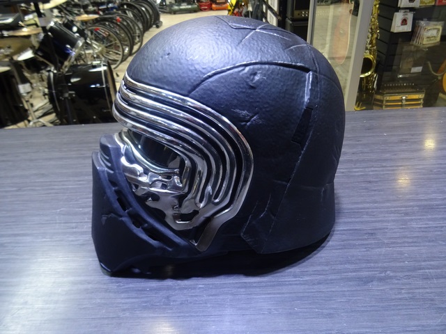 Casque Kylo Ren Changeur de Voix Disney /Hasbro Black series - Image 2
