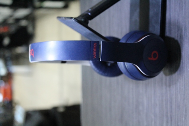 Casque écouteur Beats bluetooth Solo3 a1796 - Image 2