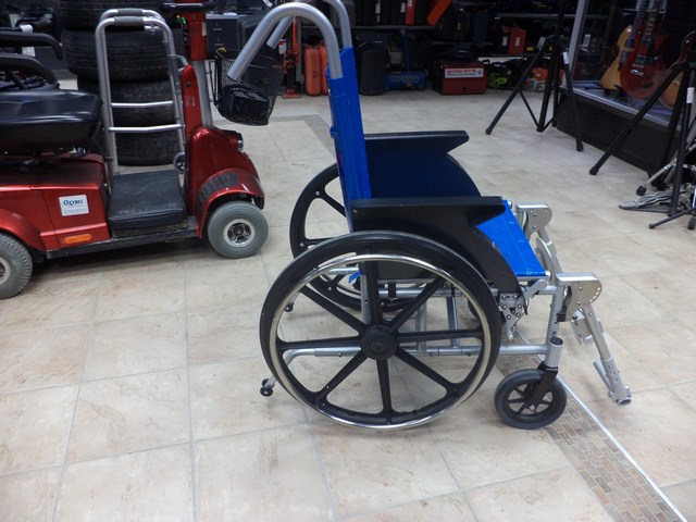 Chaise roulante PHISIOPRO MEDICLEAN - Image 2