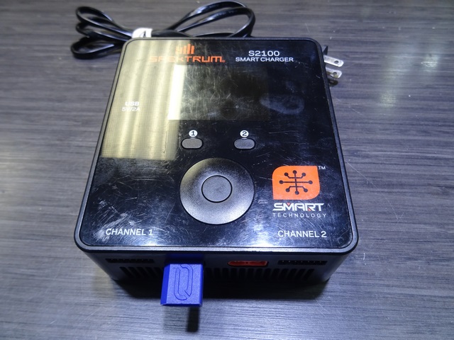 Chargeur a auto teleguidee spektrum s2100