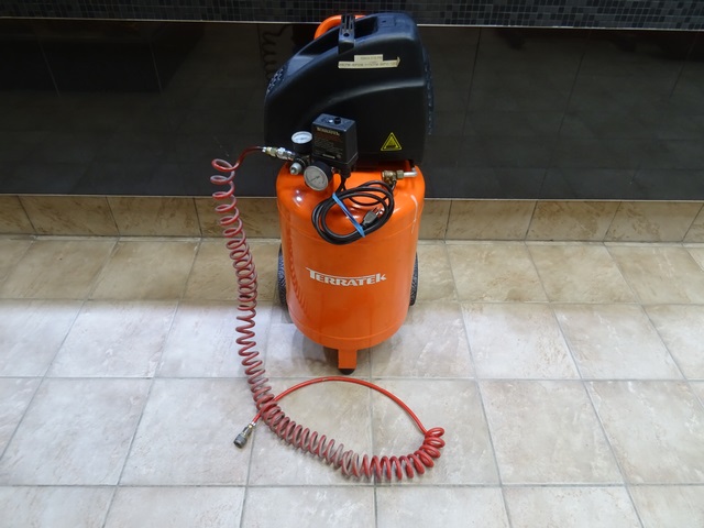 Compresseur 12 gal+tuyau (hose) terratek 72414