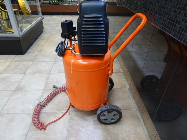 Compresseur 12 gal+tuyau (hose) terratek 72414 - Image 4