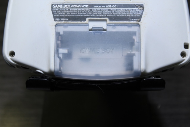 Console Game Boy Advance blanc (porte arrière pas original) NINTENDO AGB-001 - Image 3