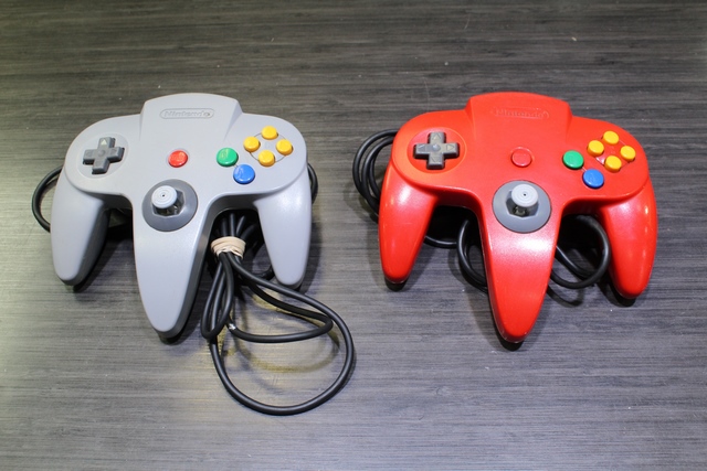 Console N64 +2e man + acc (manque porte expansion) NINTENDO Nus-001 - Image 4
