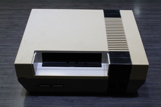 Console NES + 1 manette + acc  (console sans porte et defauts) NINTENDO nes-001 - Image 2
