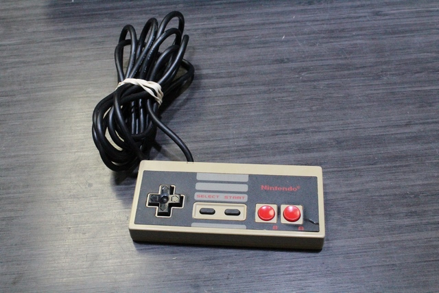 Console NES + 1 manette + acc  (console sans porte et defauts) NINTENDO nes-001 - Image 4