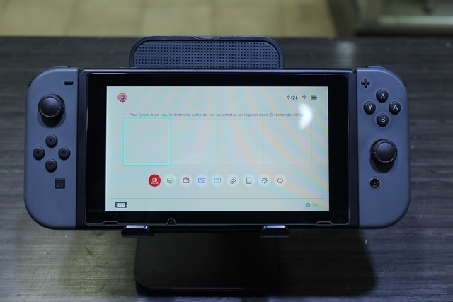 Console Nintendo switch + carte sd 64 go + boite (petite cassure) hac-001 - Image 2
