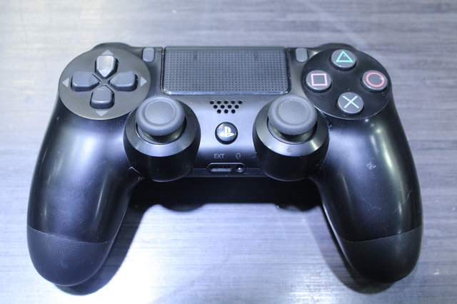 Console PS4 1To + manette sony cuh-2215b - Image 3