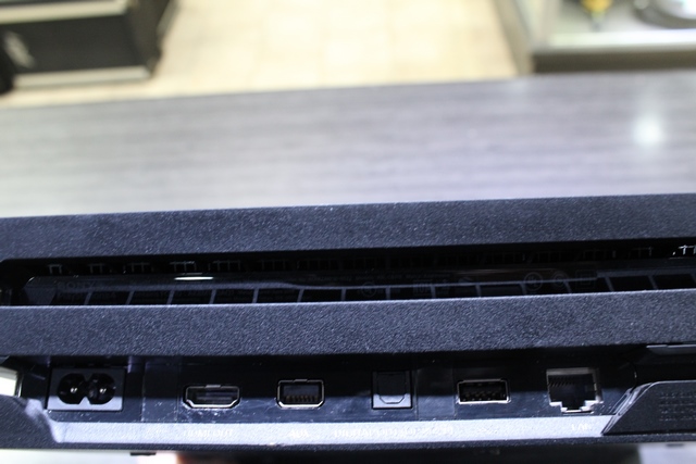 Console PS4 Pro 1To + acc SONY cuh-7215b - Image 3