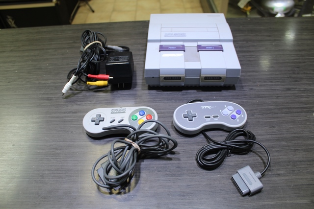 Console Snes + acc +2e man (2 manettes sans marque) snes 001