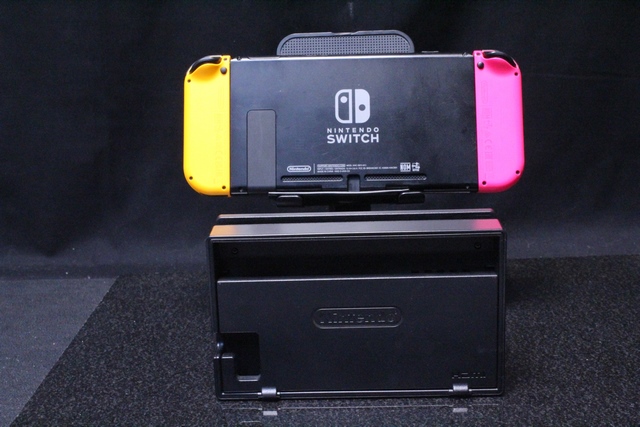 Console Switch + AC + Station d acceuil (DOCK) + 64gb NINTENDO HAC-001 - Image 3