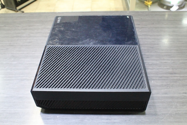 Console Xbox One 1e gen 500 go + acc (sans manette) MICROSOFT 1540 - Image 2