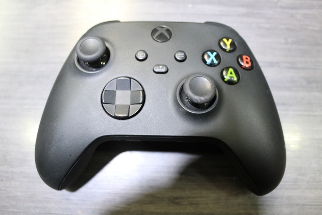 Console Xbox One S 1To + acc MICROSOFT 1681 - Image 4