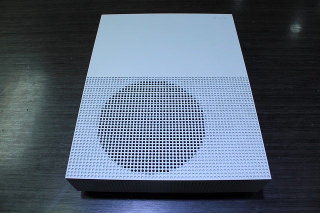 Console Xbox One S 1to + acc MICROSOFT 1681 - Image 2