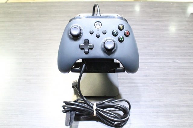 Console xbox one s 500gb (vendu en digital + manette pas officielle) + acc MICROSOFT 1681 - Image 4