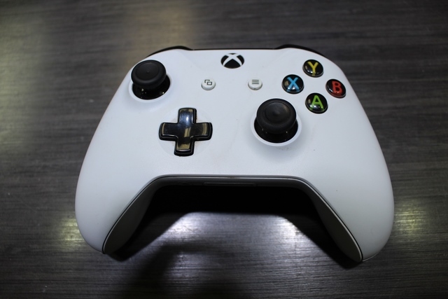 Console xbox one s digital 1to + acc MICROSOFT 1681 - Image 4