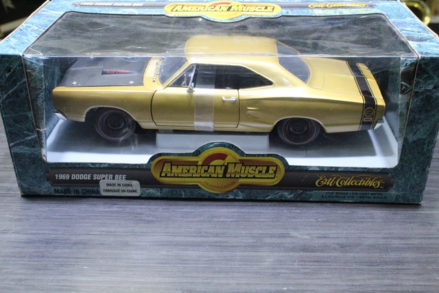 Dodge super bee 1969 1 18 diecast american muscle 7151