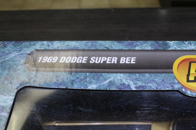 Dodge super bee 1969 1 18 diecast american muscle 7151 - Image 2